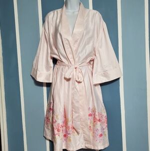 PINK Victoria's Secret Vintage Light Pink Floral Kimono Robe